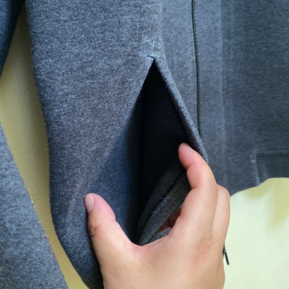 Nike Vancouver Canucks sports outerwear - Picture 8 of 11